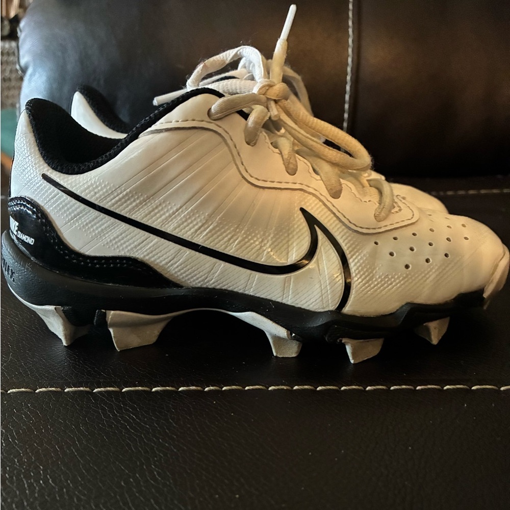 OFFERS OPEN! Nike Kids White Black Cleats Nike FastFlex Diamond kids Cleats 13
